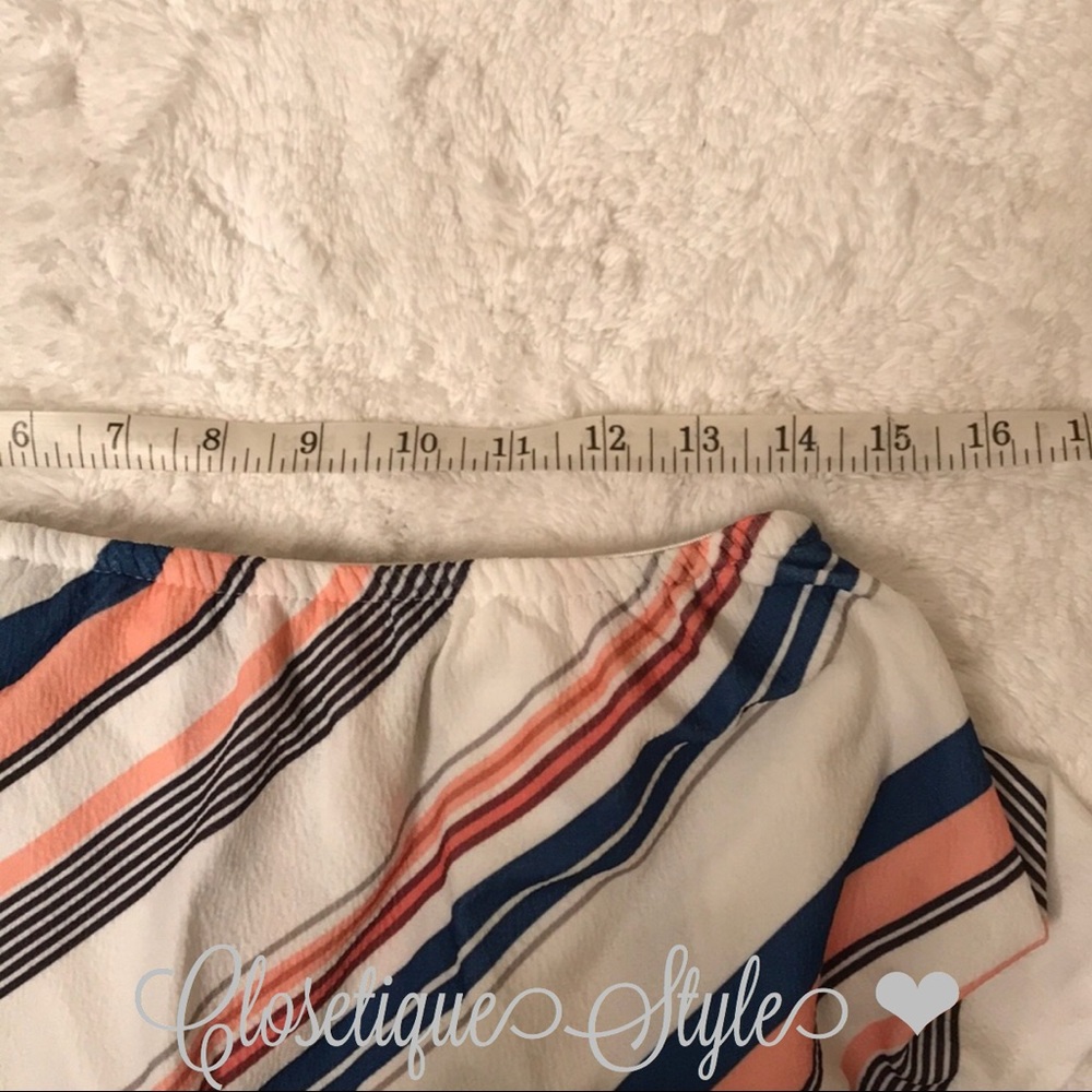 Striped Layered Romper - Picture 4 of 7